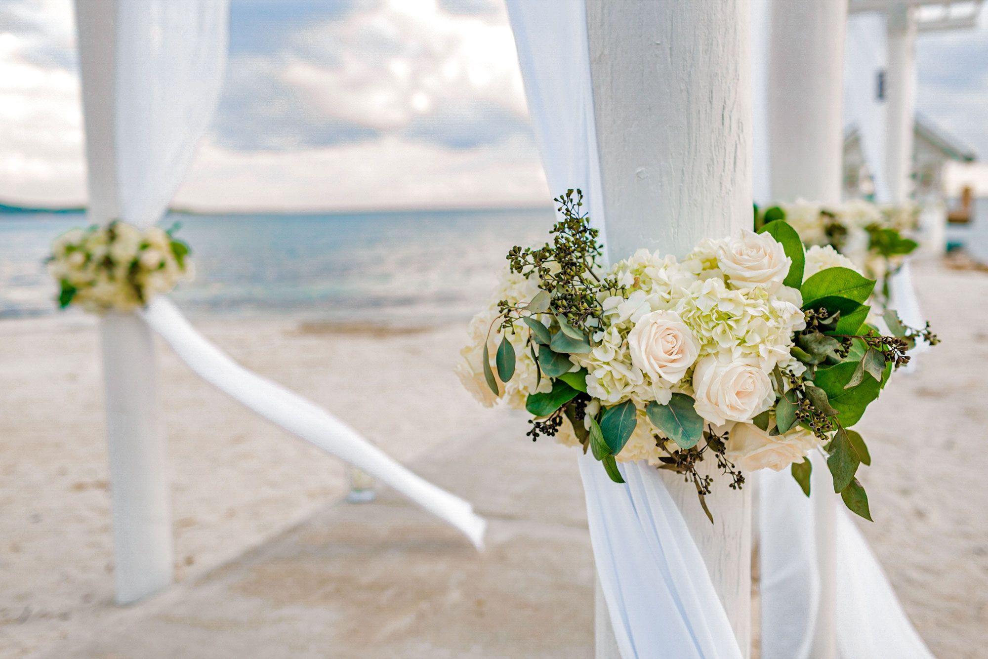 30+ Things To Know When Planning a Beach Wedding