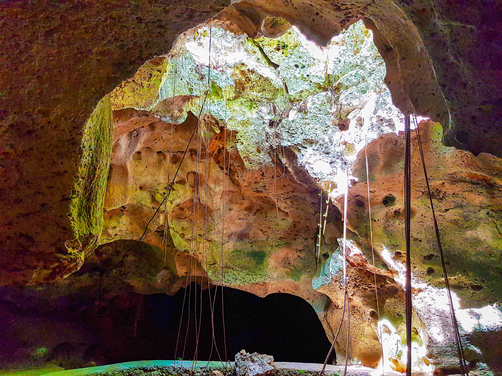 Roraring River Cave Negril Jamaica