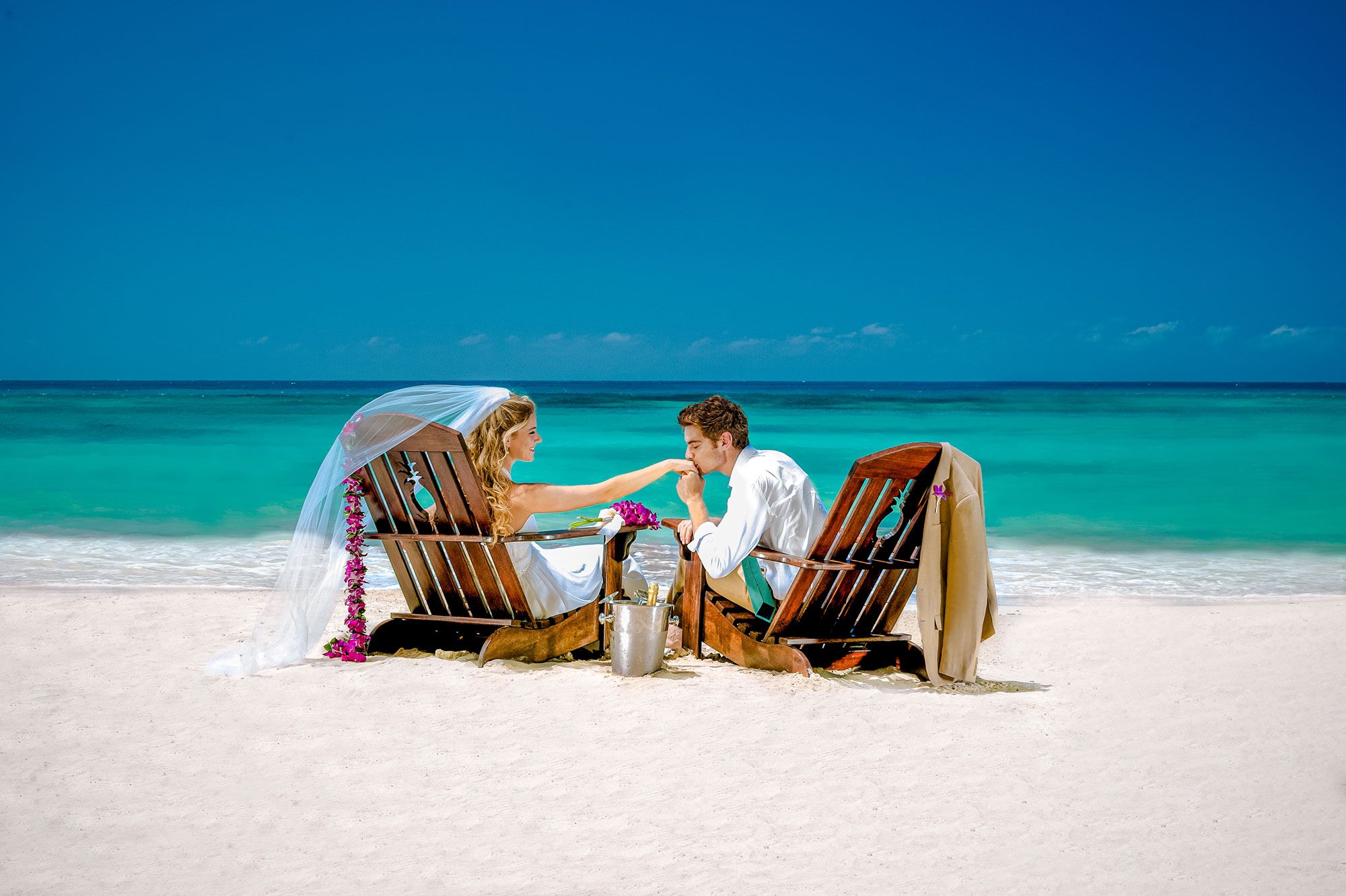 30+ Things To Know When Planning a Beach Wedding