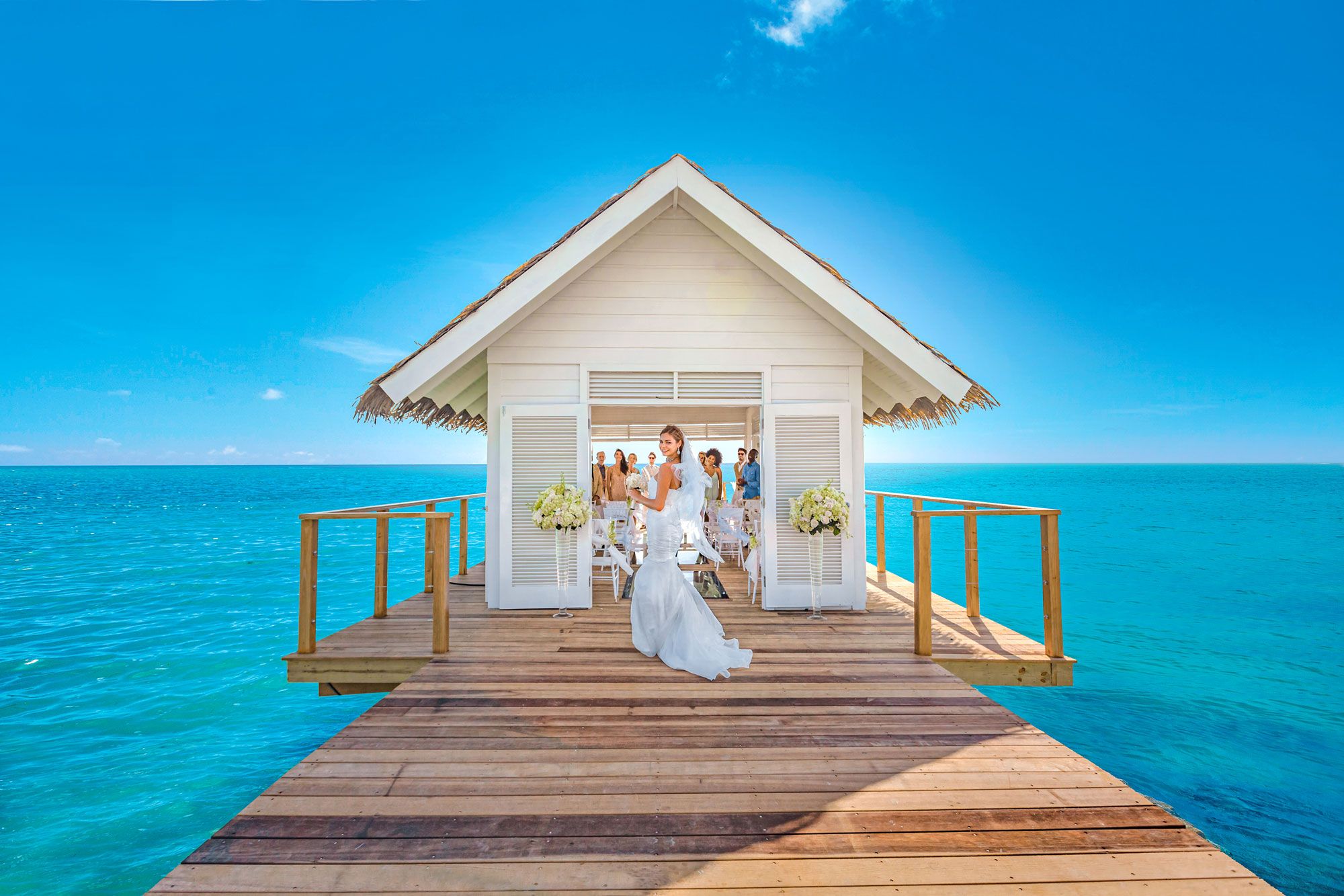 30+ Things To Know When Planning a Beach Wedding