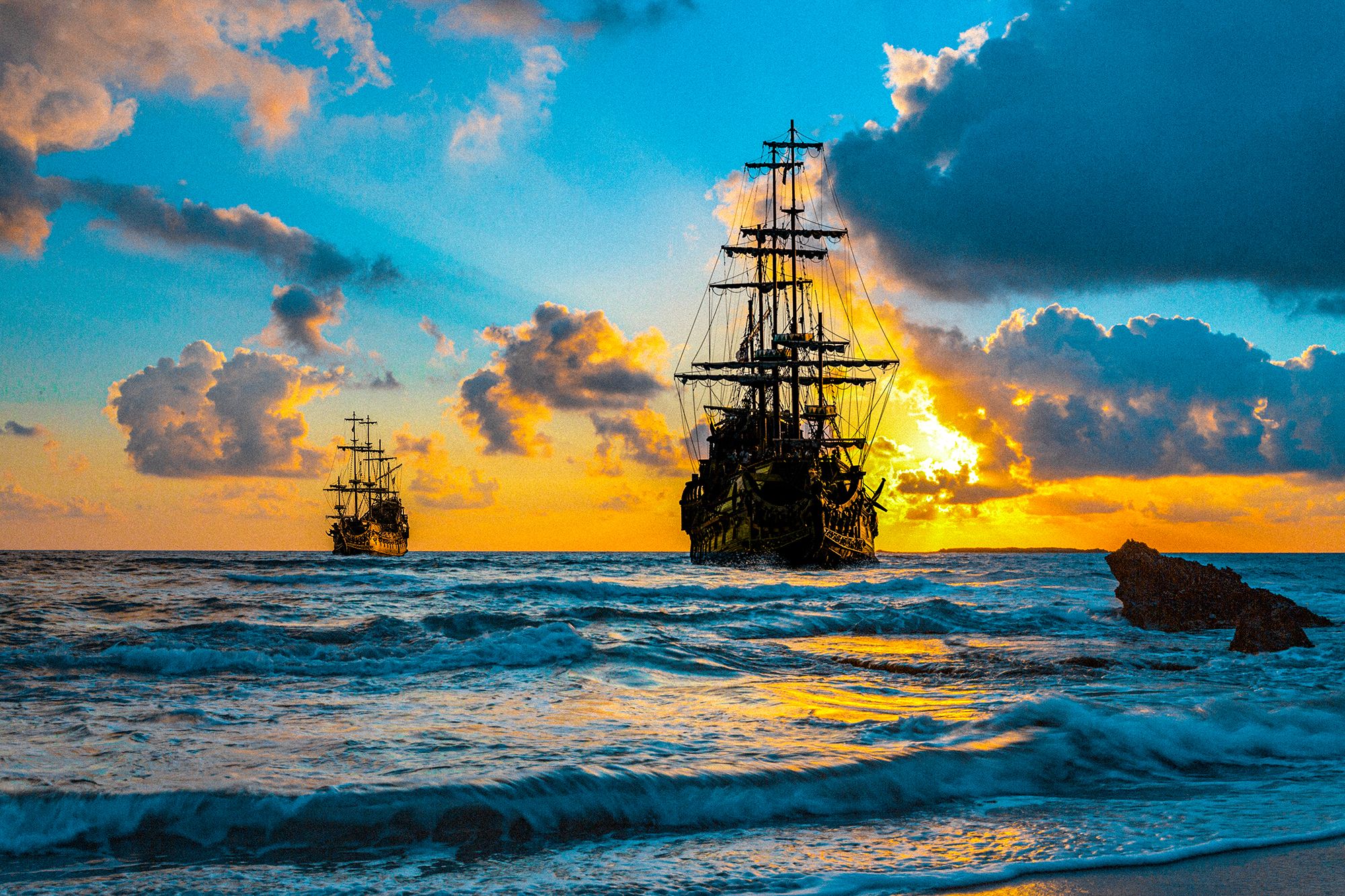 Caribbean Pirate Ships Navigating