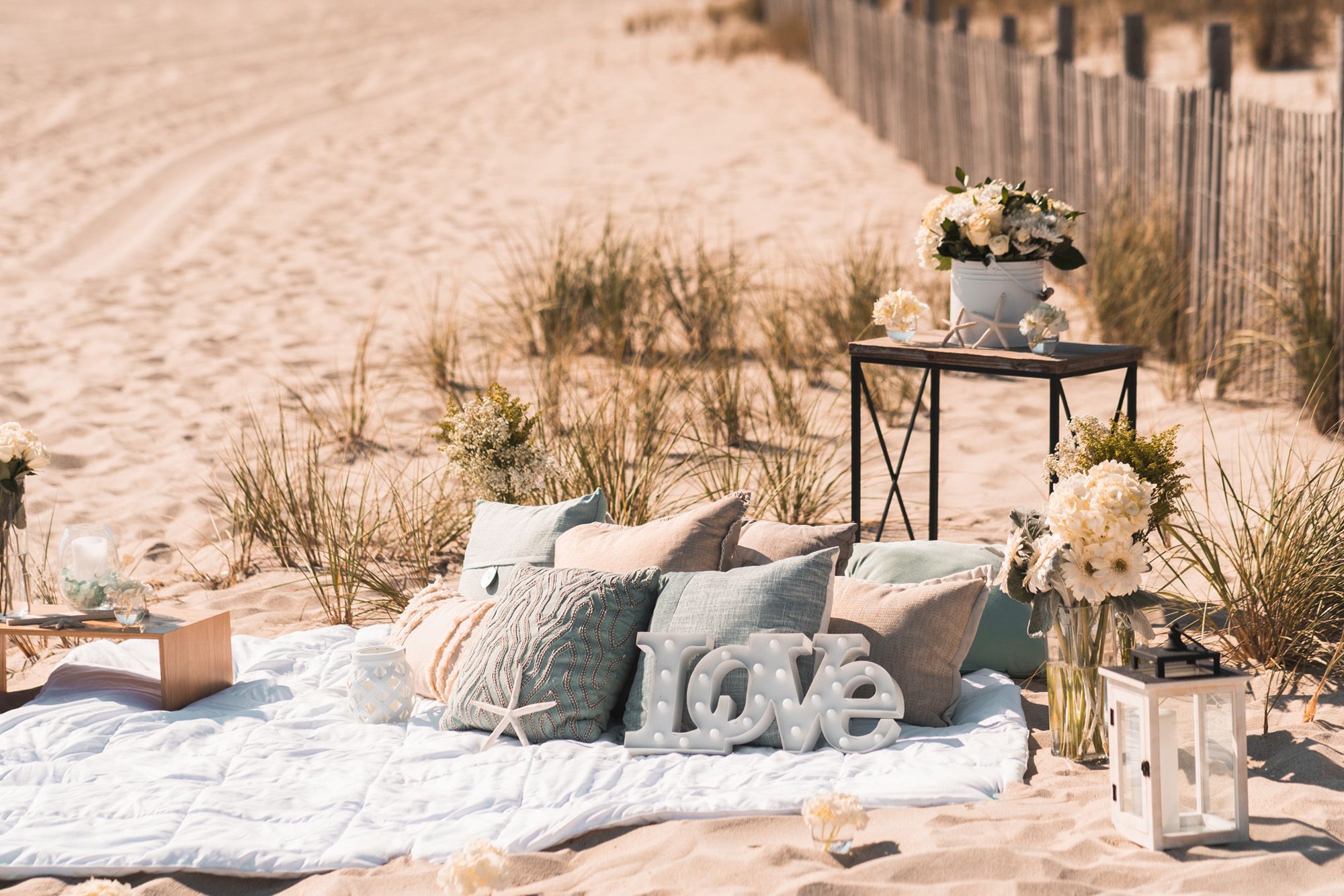 Romantic-beach-setup