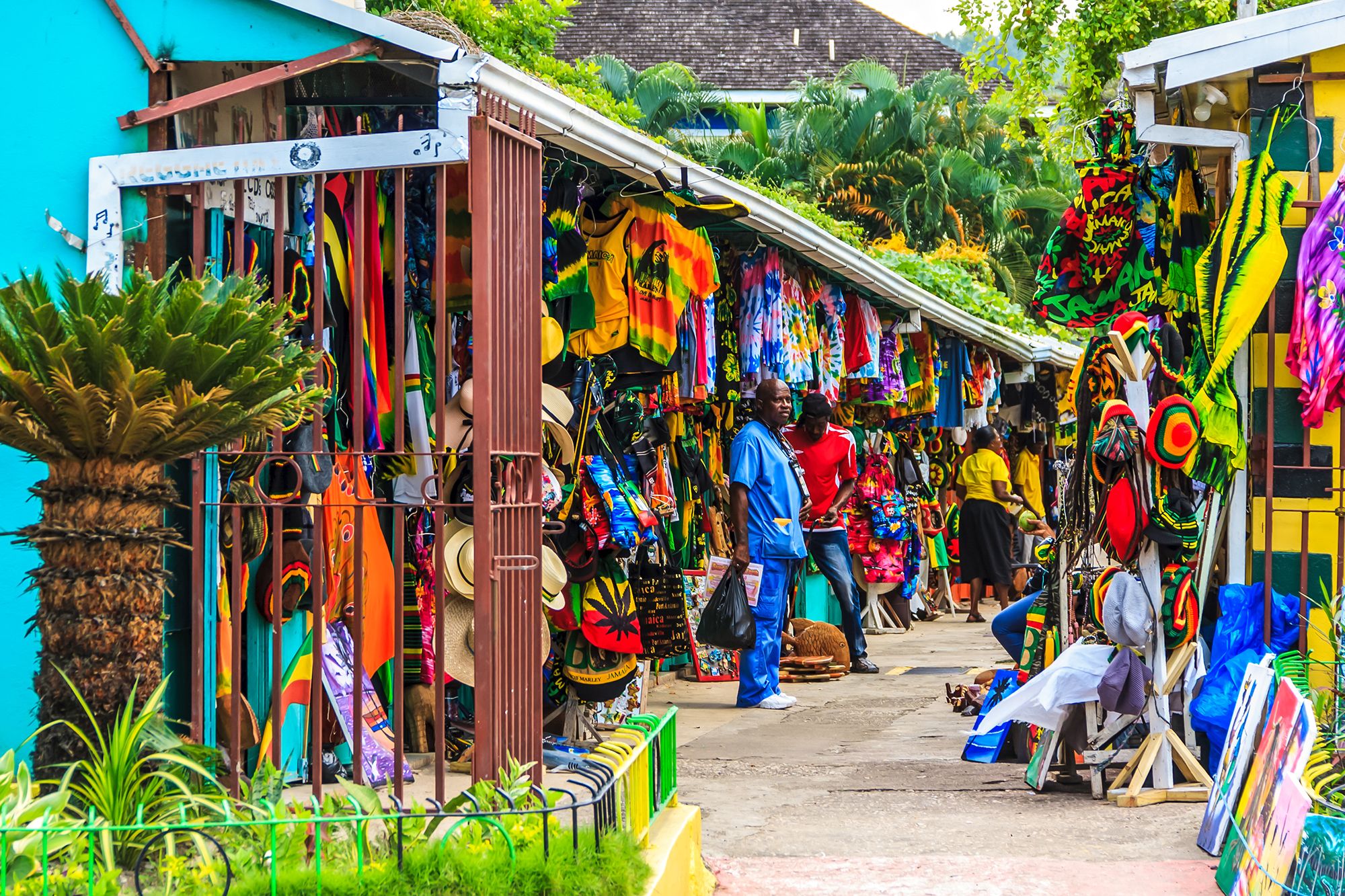 Jamaica-Shopping-Ocho-RIos-Souvenir-Street-Market