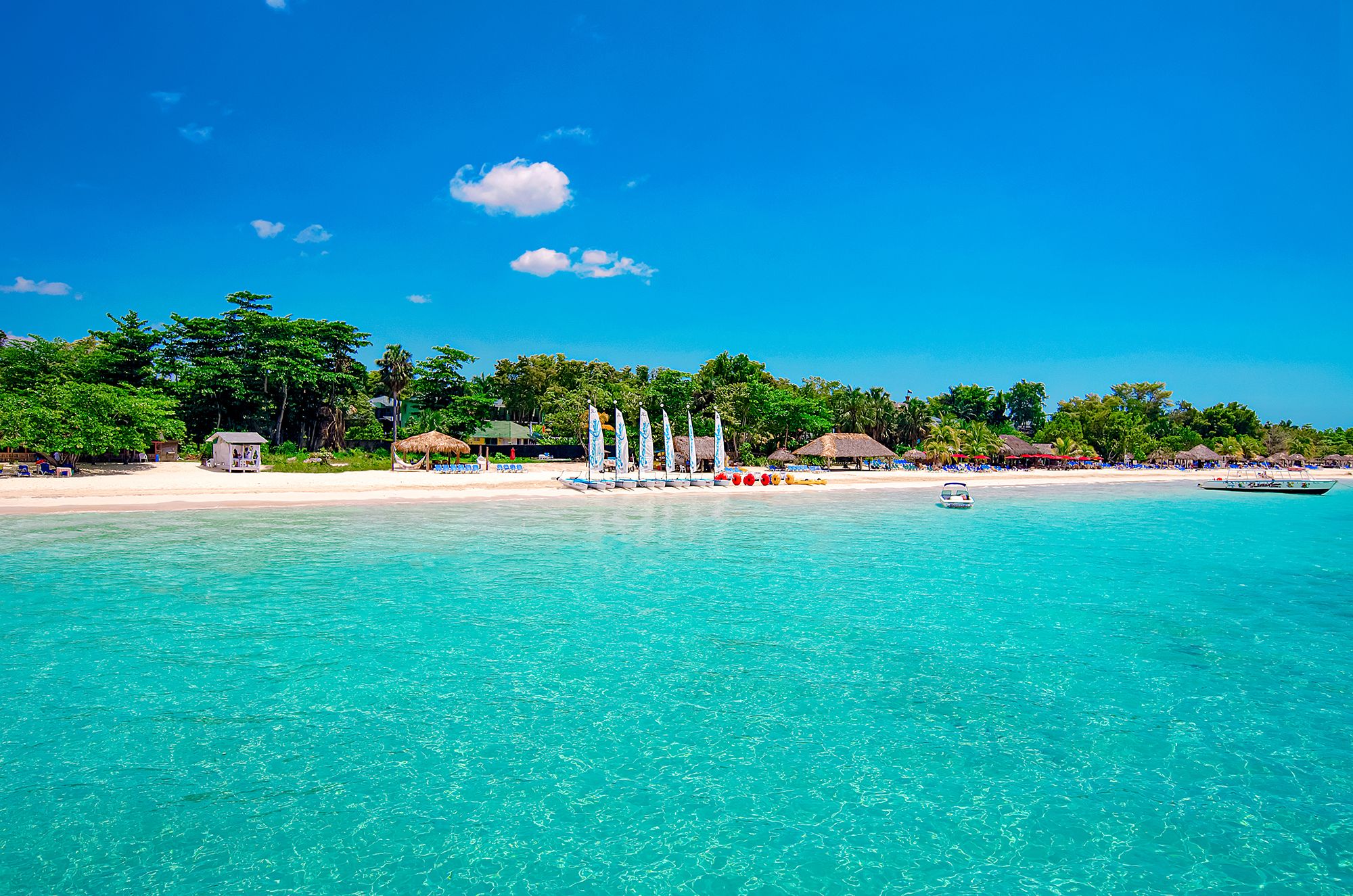 Escape To Booby Cay: Irresistible Turquoise Waters & White Sand Beaches Await!