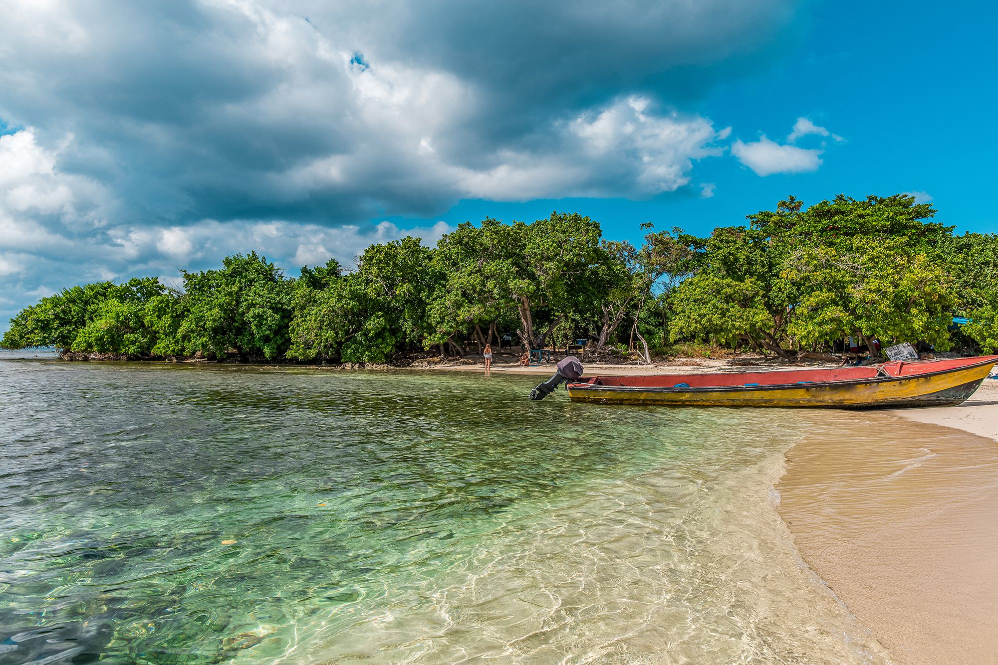 Escape To Booby Cay: Irresistible Turquoise Waters & White Sand Beaches Await!