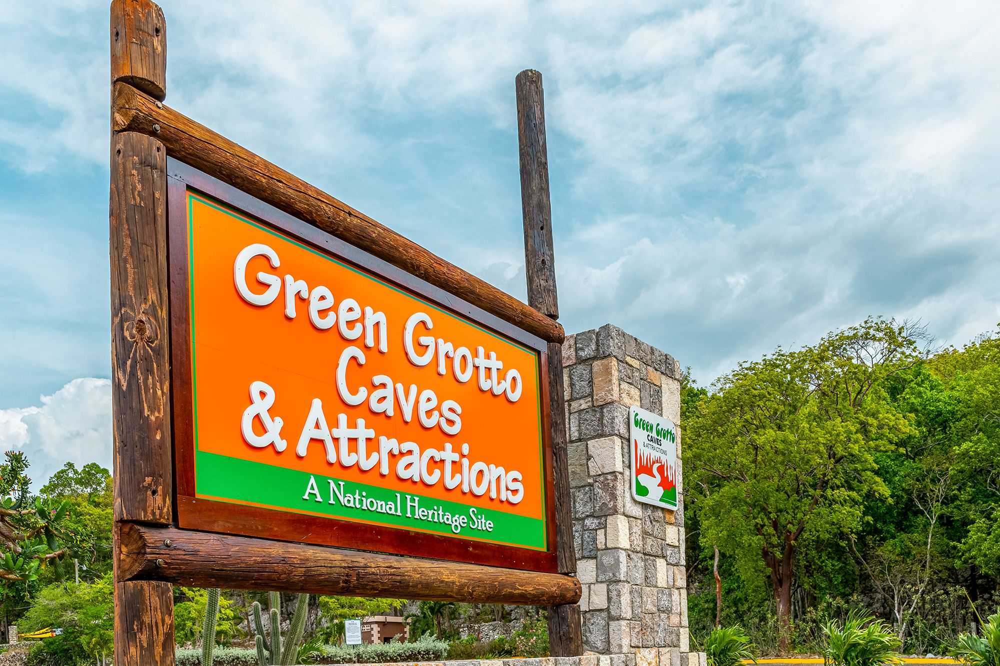 Green Grotto Caves Sign