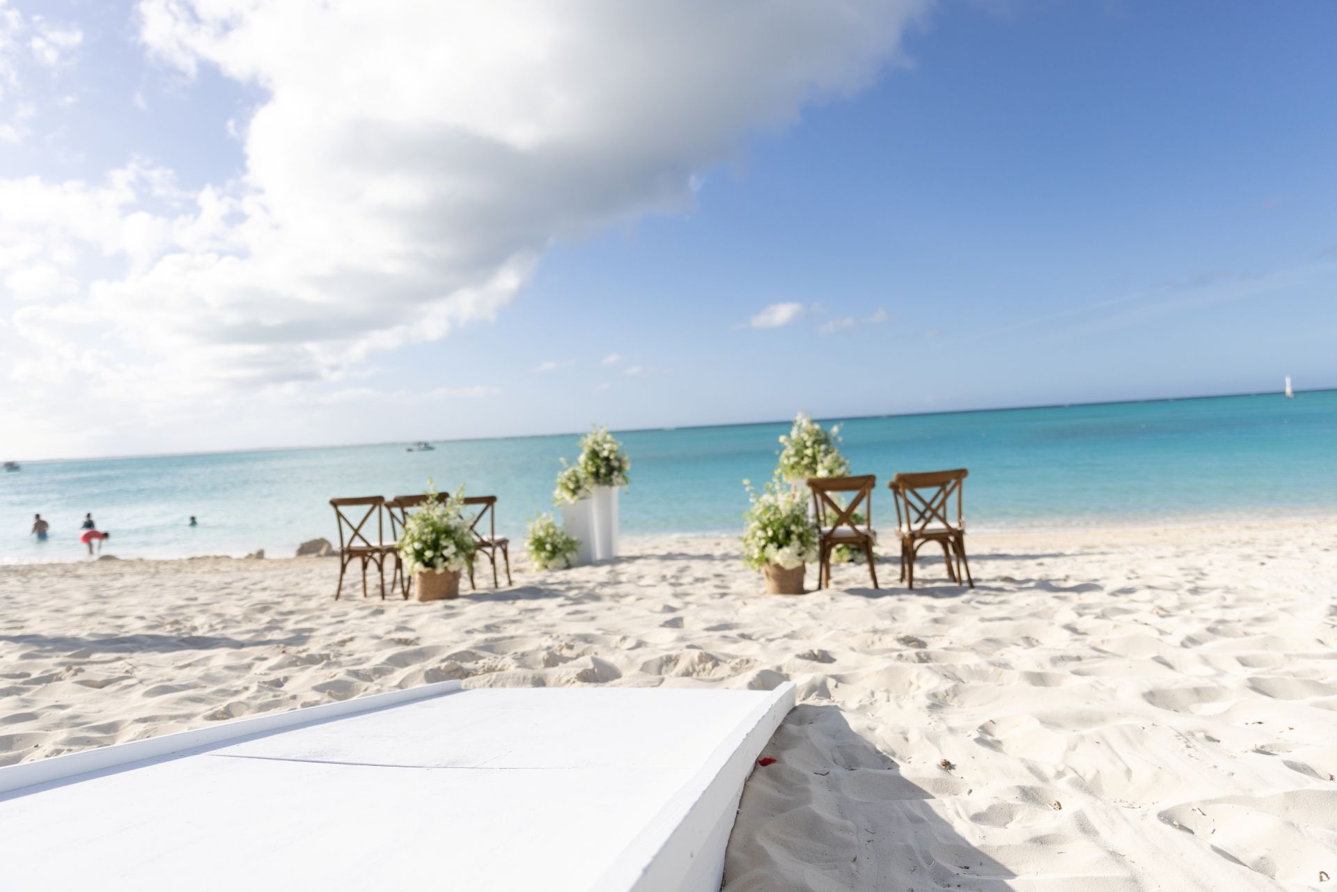 wheelchair-accessible-ramp-beach-wedding-floral-arrangements-oceanview